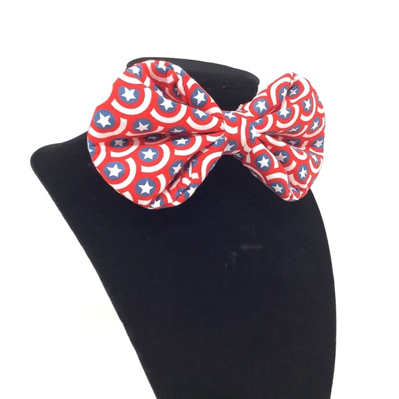 Captain America Shield Handcrafted Bow Tie - Comic Book Collection - Picture 3 of 9